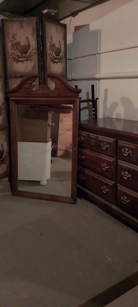 Bureau with mirror 