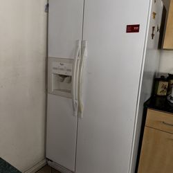 Refrigerator 