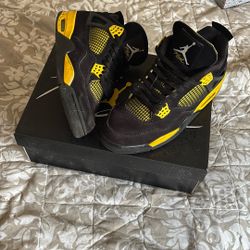 Jordan 4 Yellow Thunder Pick Up