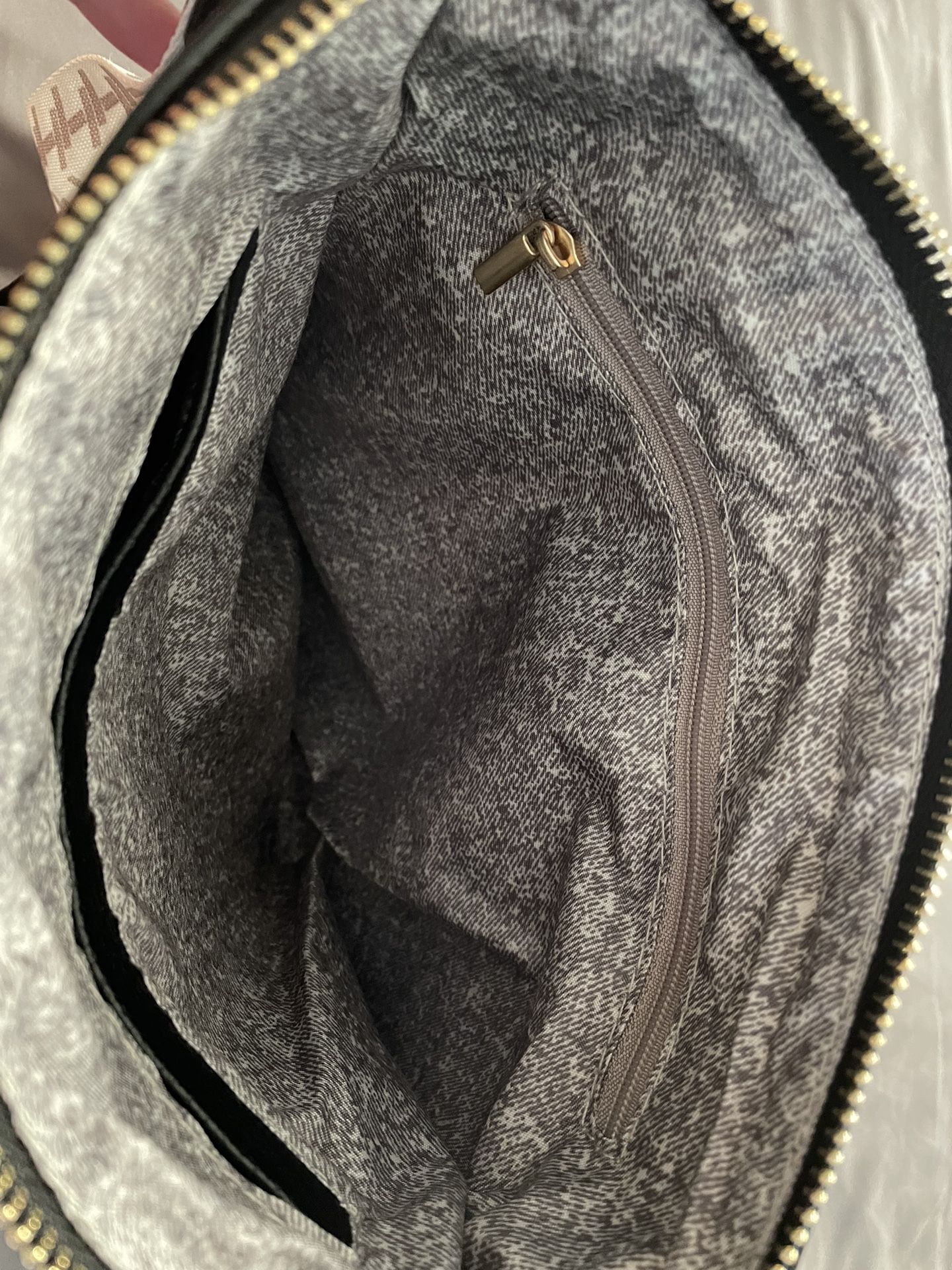 Isabelle Crossbody Bag - Vegan leather for Sale in The Bronx, NY - OfferUp