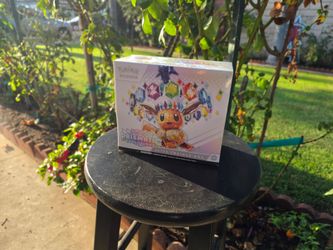 Pokémon Prismatic Evolutions ETB