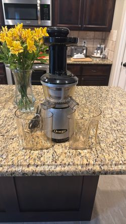 Omega Juicer