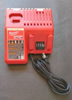 Milwaukee M12 and M18 Charger