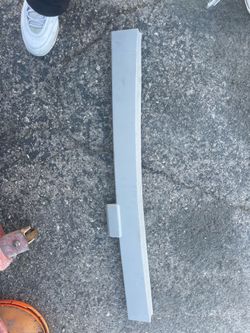 2016 Cadillac Escalade rear roof trim
