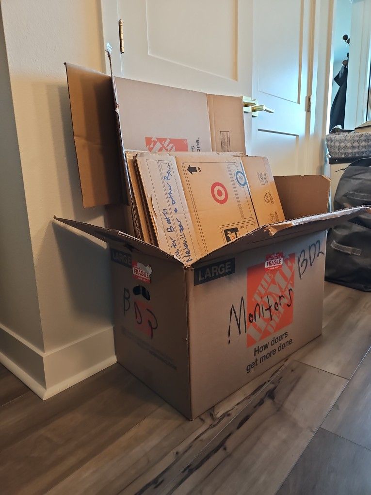 10 Moving Boxes + 1 Heavy-Duty Tote