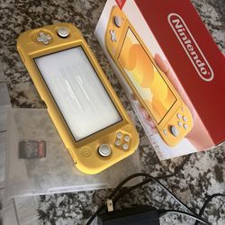 Nintendo Switch Lite Yellow Bundle