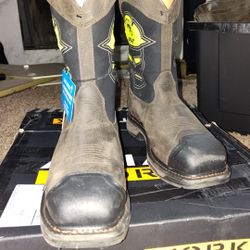 Ariat workhog xt venttex work boots 9.5 EE with box construction hunting leather 