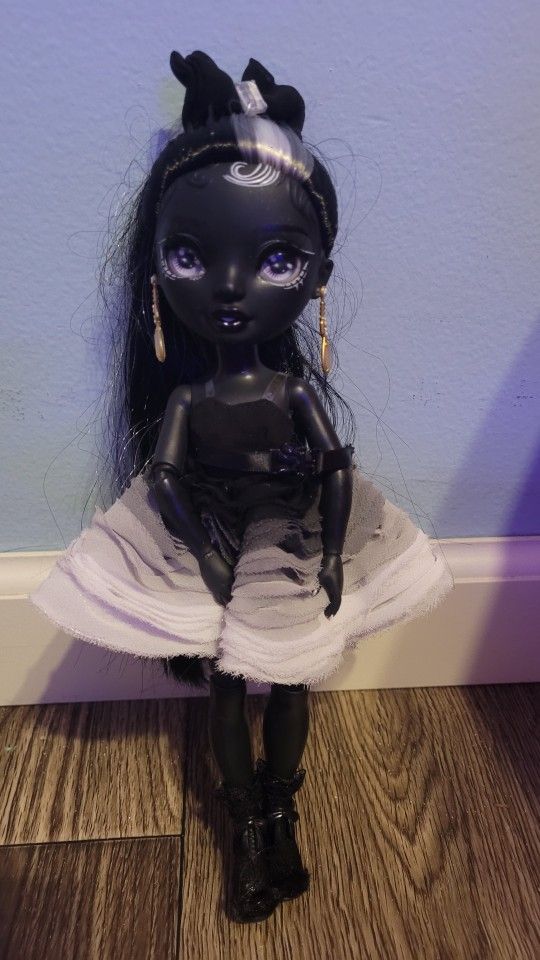 Rainbow High Shadow High Shanelle Onyx Fashion Doll