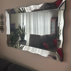 Mirror ( Good condition ) ( good as new ) 