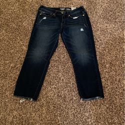 Juniors Levi’s Low Rise Straight, Size 5, $11