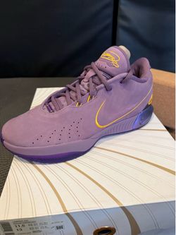Nike men’s Lebron XXI size 11.5