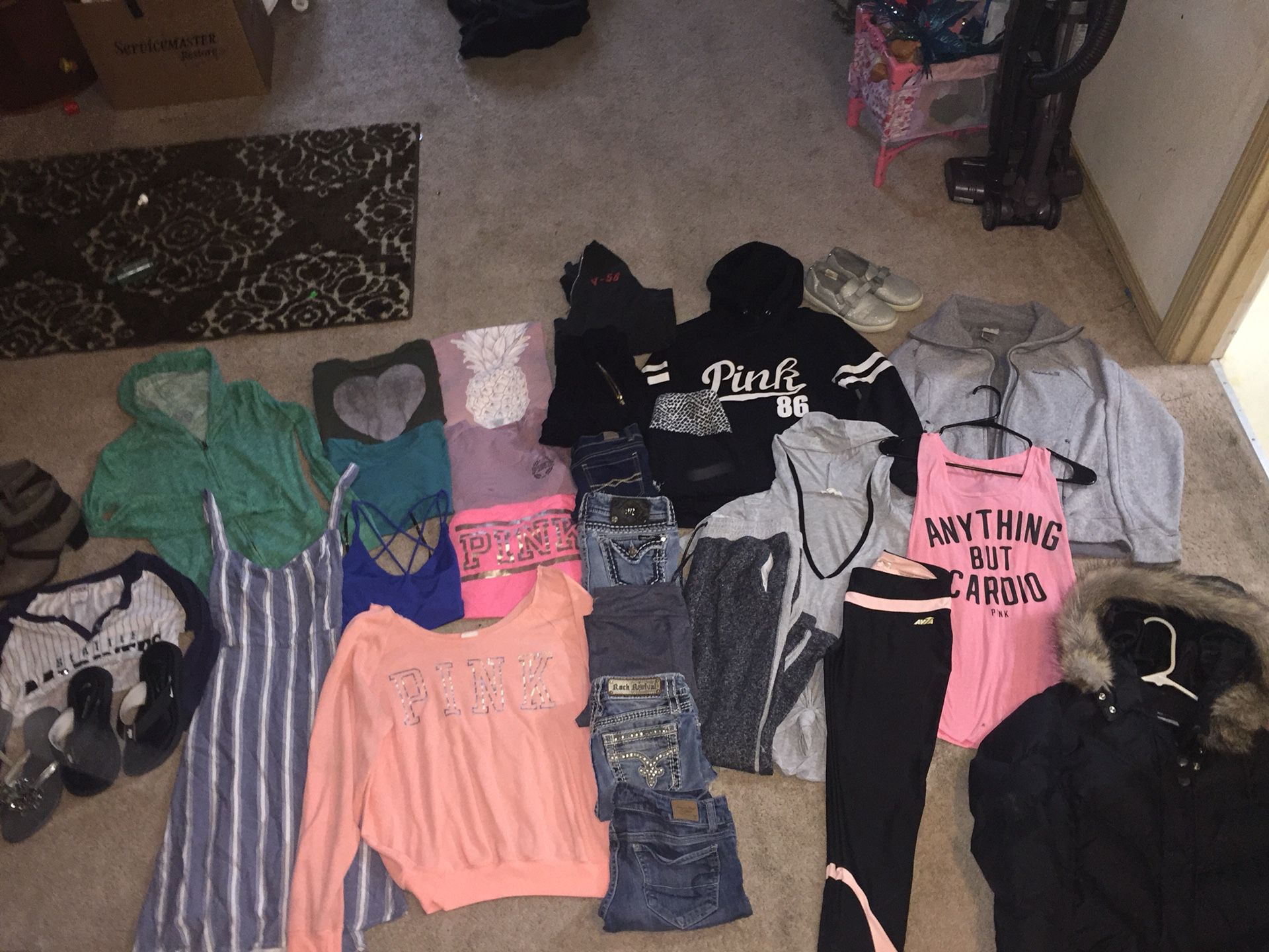 Juniors/women’s XS and small clothes