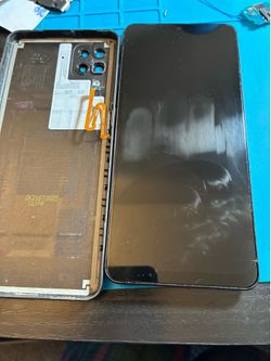 galaxy A12 used original screen oem but has a hairline crack
