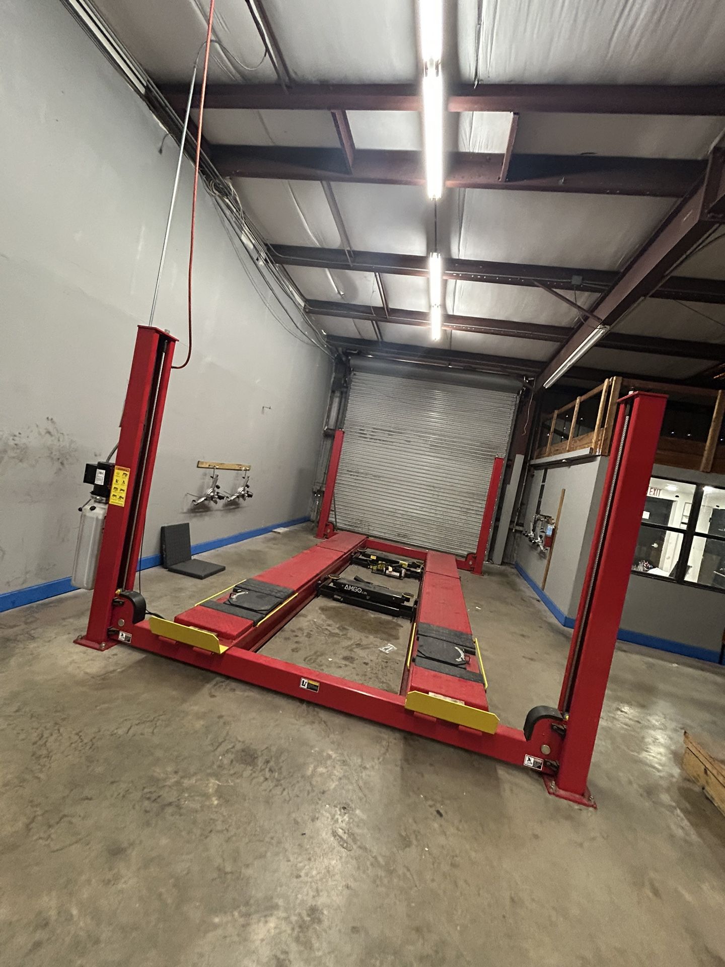 Rotary 1070 Wheel Alignment System – Complete Setup w/ Lift, Wheel Clamps & Control Console
