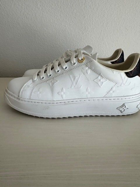 Lv Women Shoes Size 7.5 Used 2 Times