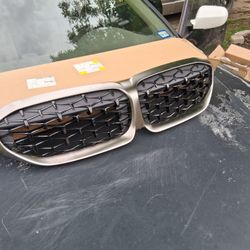 Front Grill for BMW G20 320i 330i M340i 2023-2024, Gloss Black Front Kidney Grill
