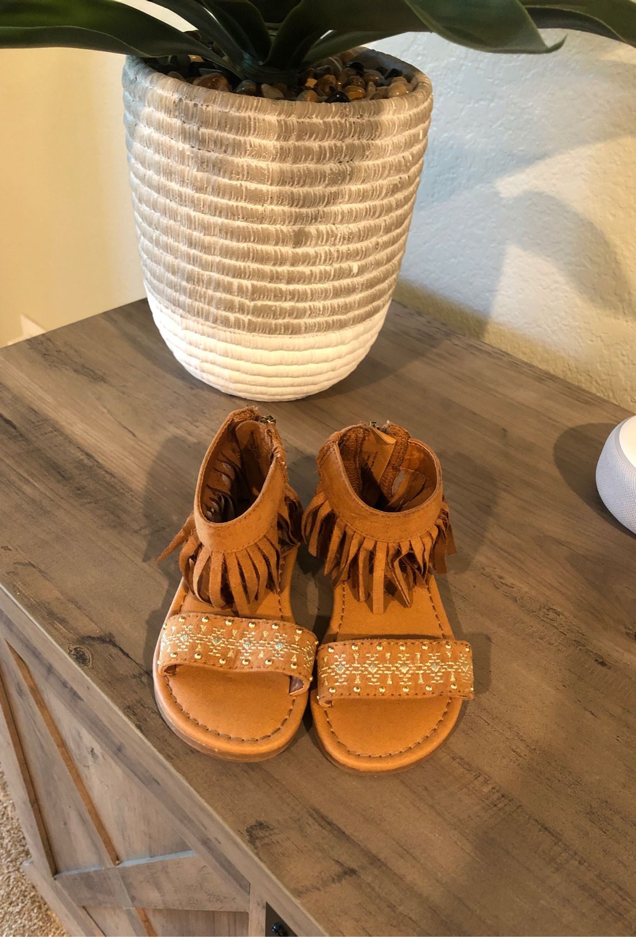 Cat & Jack Toddler Girl Fringe Sandals - size 6