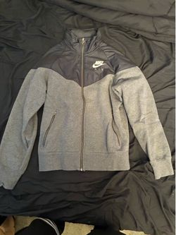 Nike sweater jacket size small petite good condition
