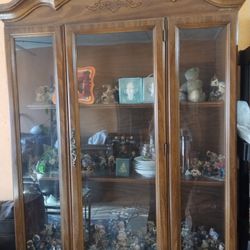 Wood China Cabinet With Inside Mirror And Light 