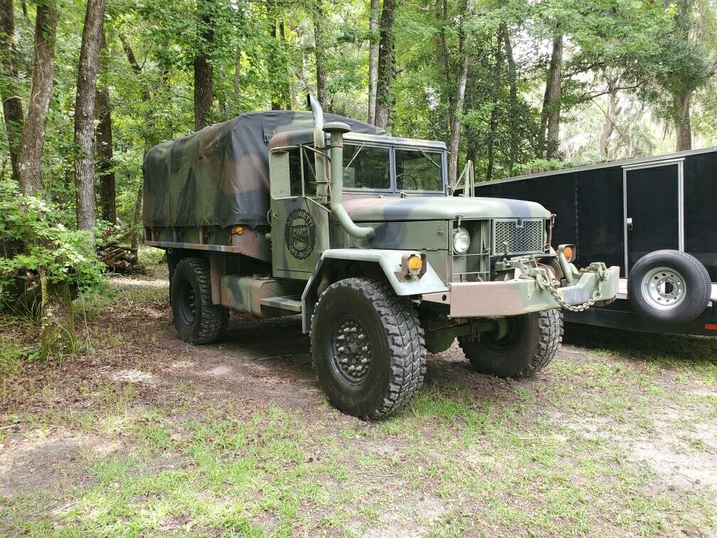 MILITARY PAINT, 4 CANS MILITARY PAINT !!!