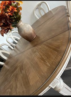 Dining Table +6 Chairs