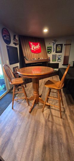 Cafe / Billiard Table with Swivel Chairs