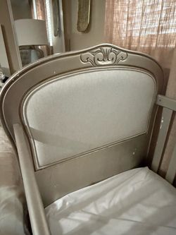 Gender neutral Crib