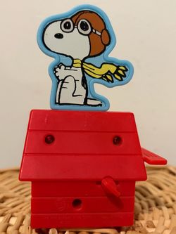 Snoopy Flying Ace Red Doghouse Toy