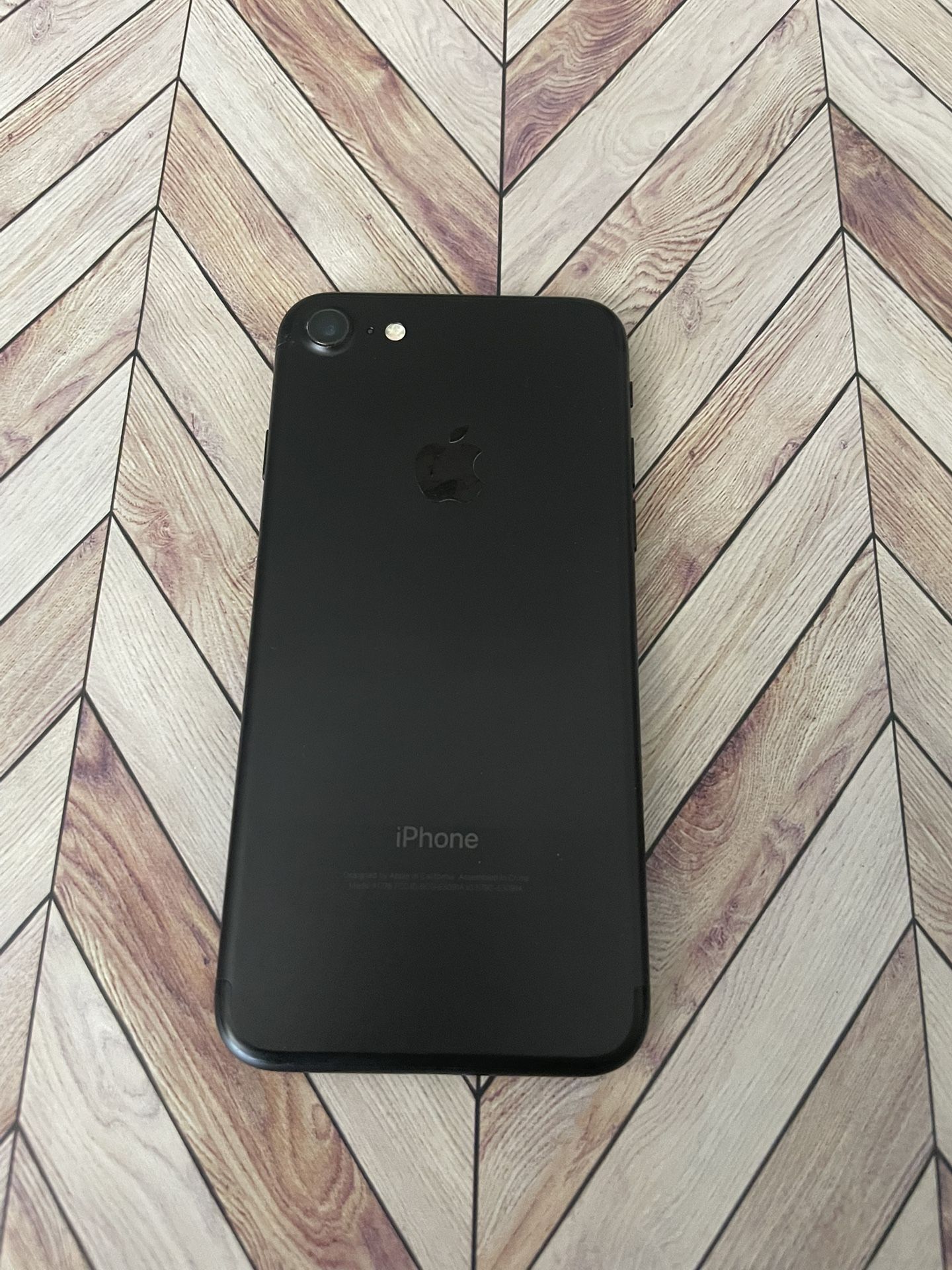 iPhone 7 (32GB) UNLOCKED 🌏 LIBERADO