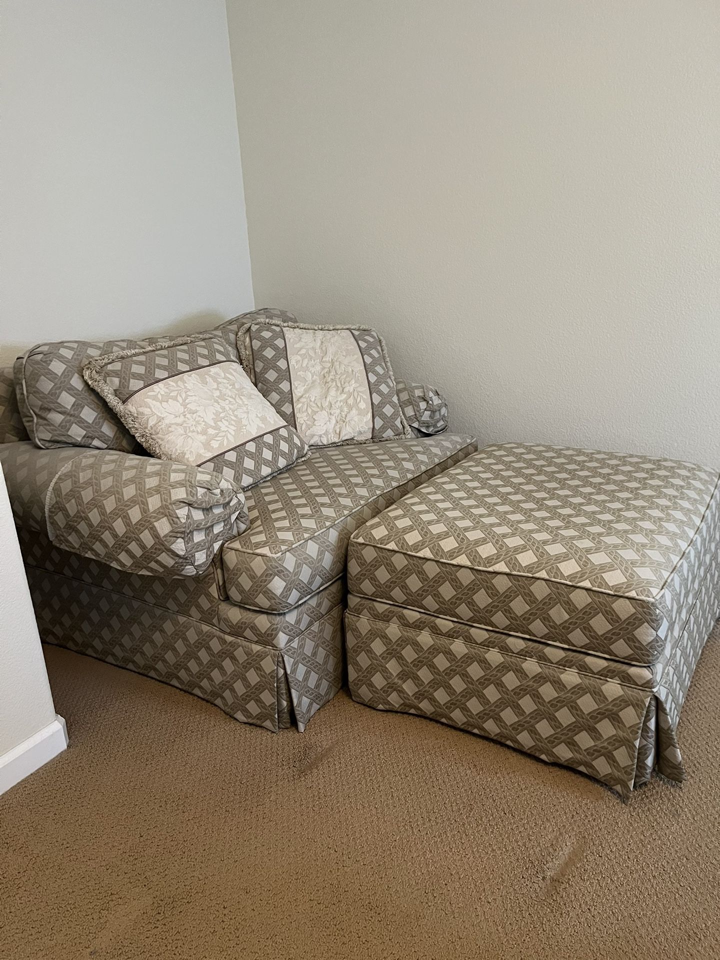 Lounge Chair with Ottoman