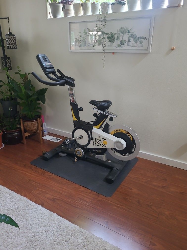 Le Tour De France Stationary Excercise Bike
