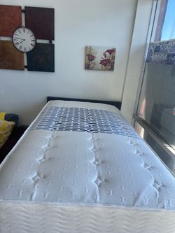 Twin mattress
