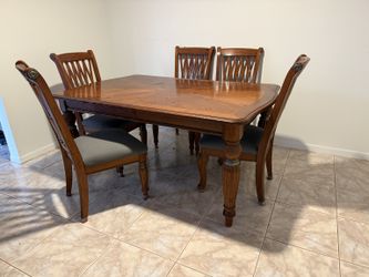 Solid Wood Dining Table with 6 Chairs & Extension
