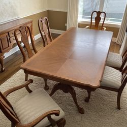 Dinning Room Set with 6 Chairs And Buffet Table.