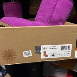 KIDS SIZE 4 UGGS