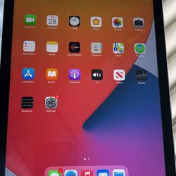 iPad Pro 128gb. Cellular! Like New And Unlocked! 