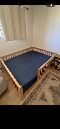 Riddle floor bed ( full)