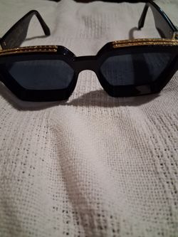 Sun glasses