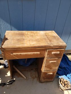 Antique Singer Sewing Machine, make an offer