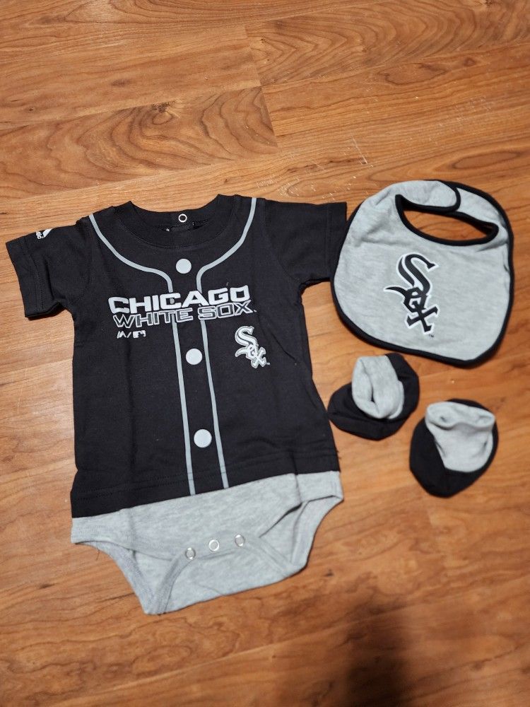 6-9m White Sox