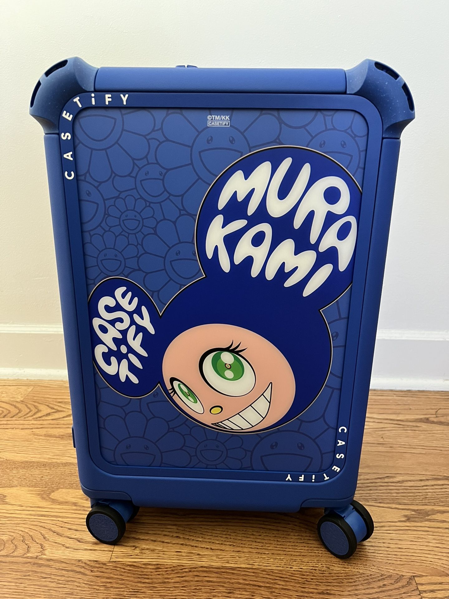 CASETIFY x TAKASHI MURAKAMI MR. DOB BOUNCE CARRY-ON TRAVEL SET