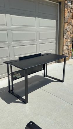 RS GAMING DESK DELIVERY AVAILABLE