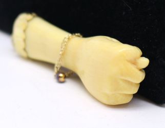 Lucky Charm Fig aka Kukish Dulia Three Fingers Combination 14k Gold bezel