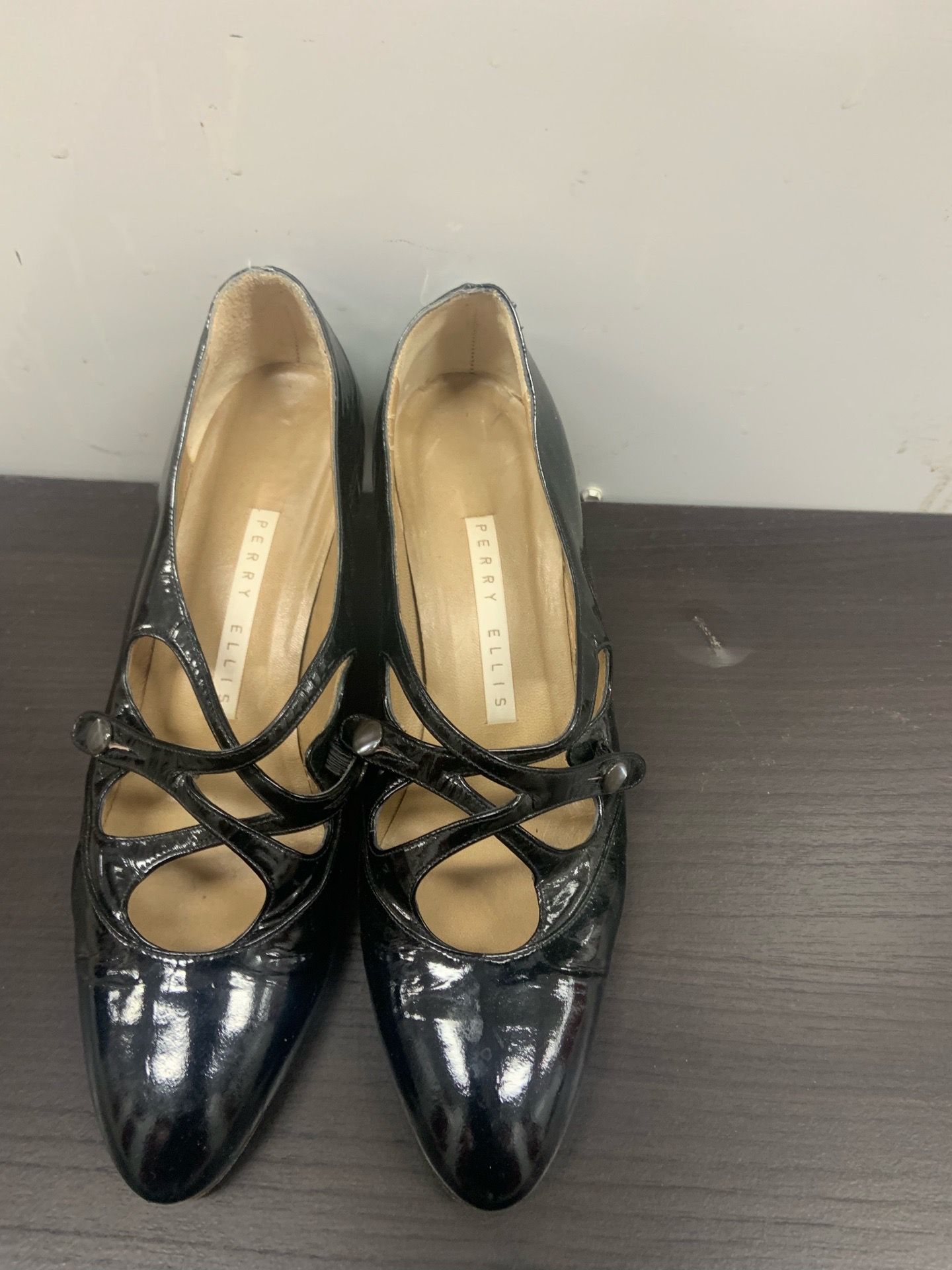 Women shoes size 7 1/2