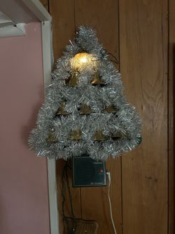Mr Christmas Lighted Christmas Tree Chimes