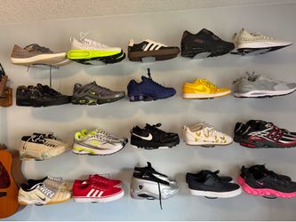 Shoe display acrylic wall mounts for NIKE collection