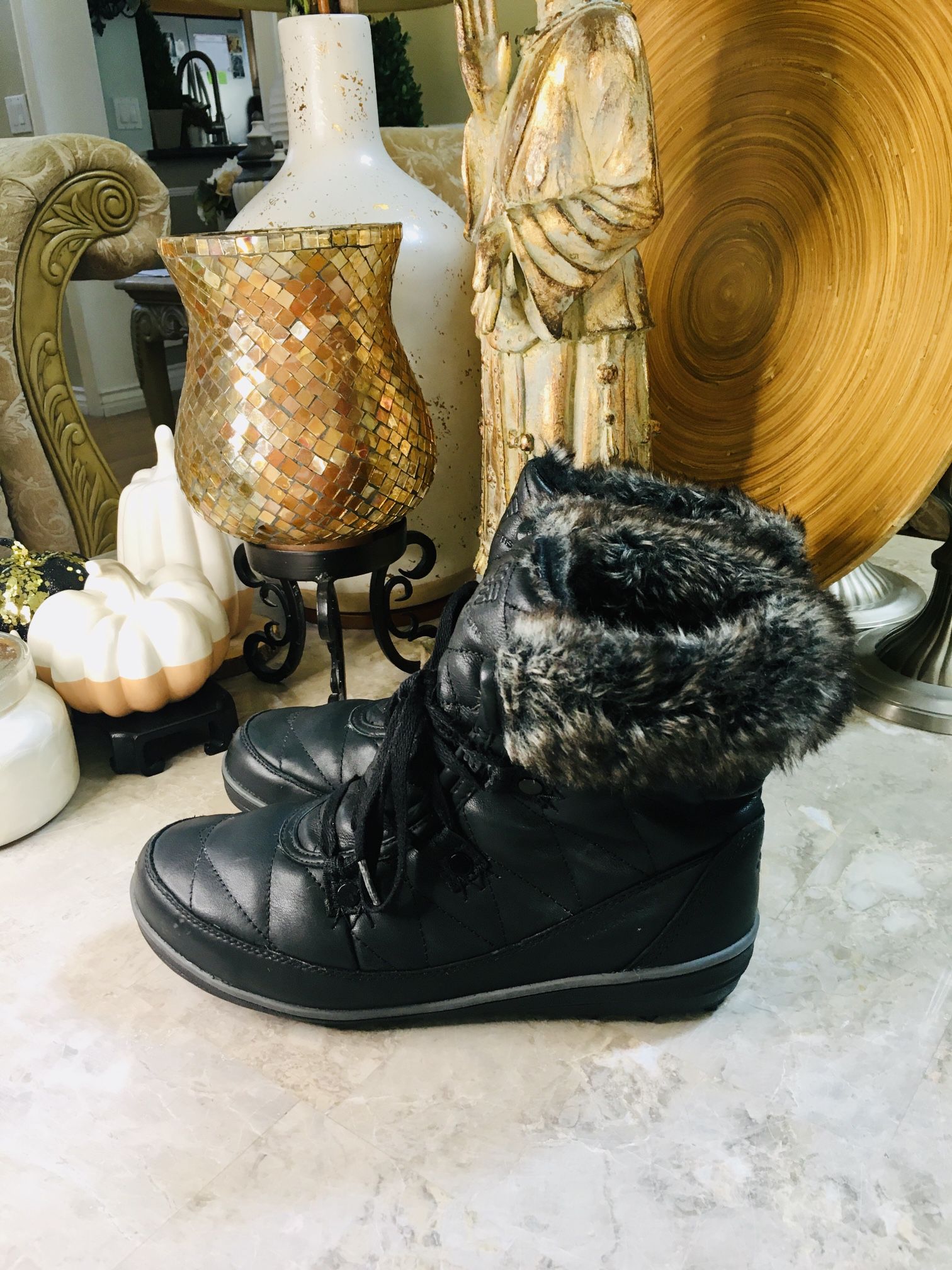 Columbia Womens Winter Snow Boots Black Quilted Faux Fur Lined Lace Up Leather 10.5