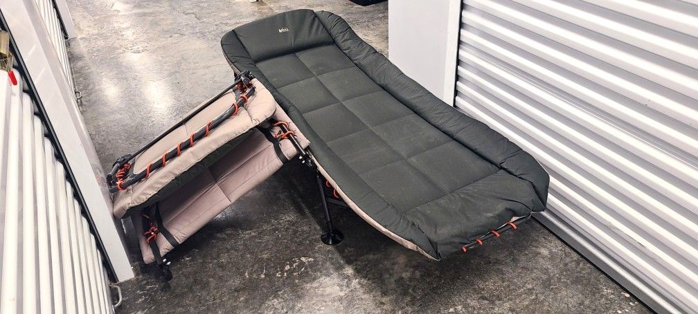 2 REI Co-op King Cots