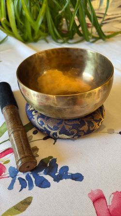 5.5” Tibetain Singing Bowl, Cushion and Malot