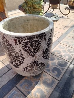 $12 Cement Garden Pot, With A Great Design 7 1/2" Tall